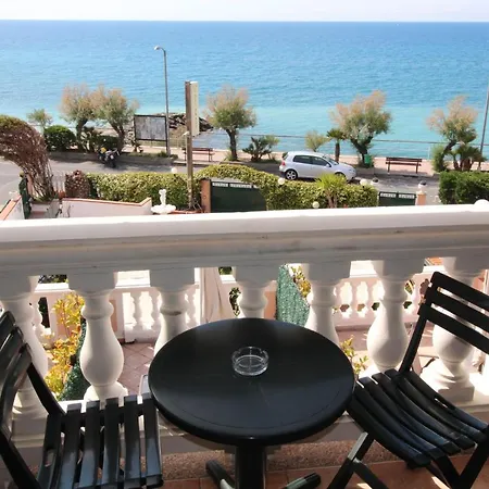 Del Prado Ξενοδοχείο με διαμερίσματα Riva Ligure