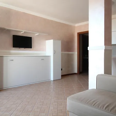 Ξενοδοχείο με διαμερίσματα Del Prado 4*