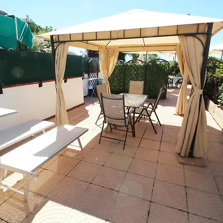 Ξενοδοχείο με διαμερίσματα Del Prado