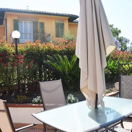 Del Prado アパートホテル