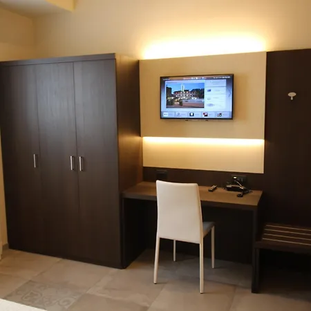 Del Prado アパートホテル 4*