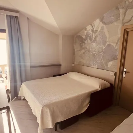 Ξενοδοχείο με διαμερίσματα Del Prado Riva Ligure