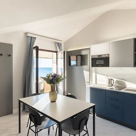 Ξενοδοχείο με διαμερίσματα Del Prado