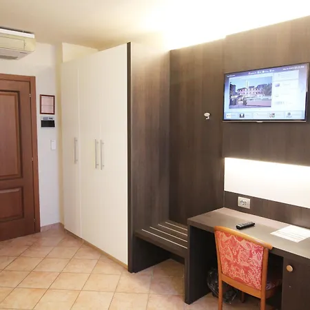 Del Prado Lägenhetshotell 4*