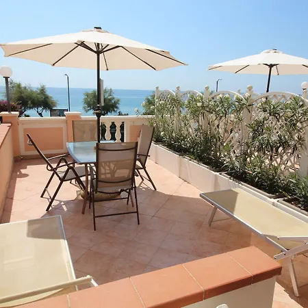 Hotel apartamentowy Del Prado Riva Ligure