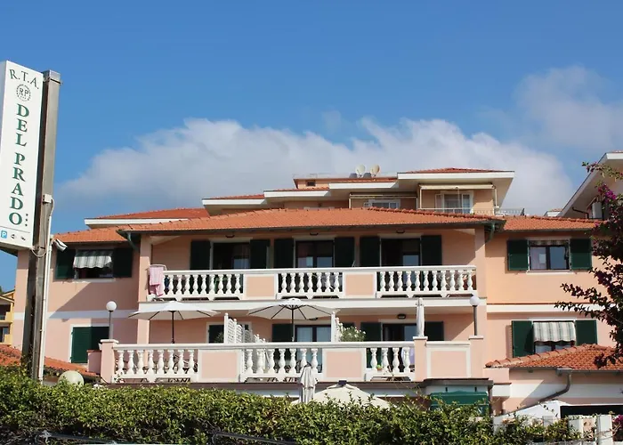 Del Prado Lägenhetshotell Riva Ligure